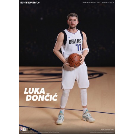 NBA Collection Real Masterpiece Luka Doncic 30 cm Action figure
